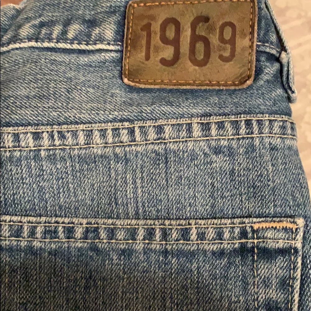 GAP BOOT FIT BLUE JEANS. SIZE 33” X 30”. - Picture 8 of 11